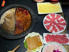 -宽板凳老灶火锅(台湾街店)
