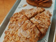 杏仁可颂-LANLIZI BAKERY(COSMO店)
