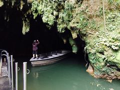 -怀托摩萤火虫洞