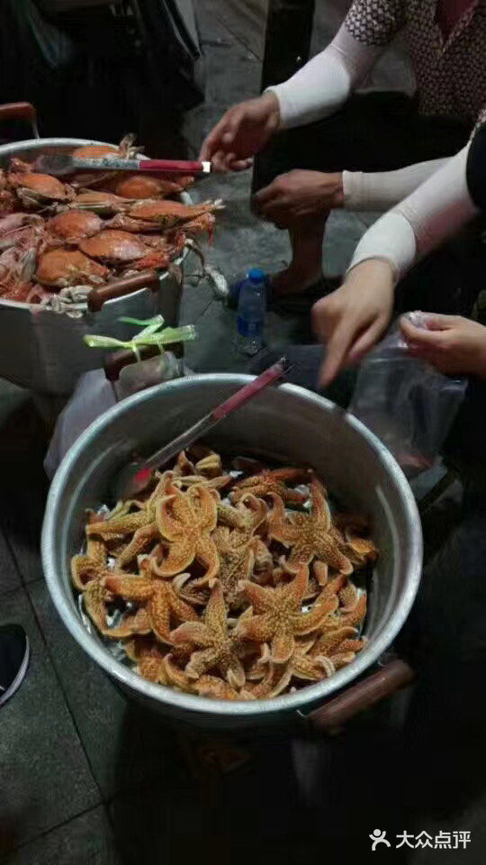 青岛往事：栈桥、后天宫、中山路步行街、