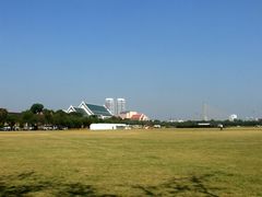 -皇家田广场(อนุสาวรีย์ทหารอาสา)