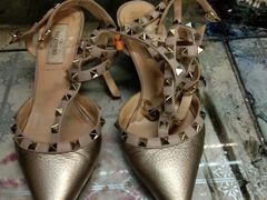 -京伟修鞋洗鞋奢侈品皮具护理店