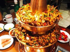 -沪小二炭火蛙锅(淮海中路美食不夜城店)