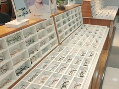 -MiRi眼镜连锁·蔡司·尼康控优点合作店(莘庄店)