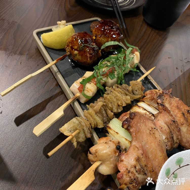好像还有挺多日本人在吃的