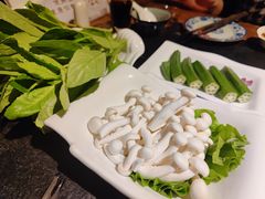 白玉菇-大匠工房古船木艺术餐厅·猪肚鸡专门店(长白仙岛店)