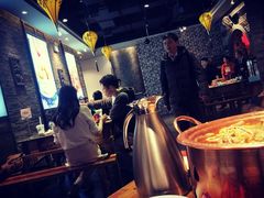 -沪小二炭火蛙锅(淮海中路美食不夜城店)