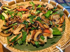 -云海肴·汽锅鸡·云南菜(天山百盛优客店)