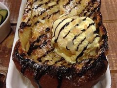 蜂蜜面包+冰淇淋-Cafe Alice咖啡爱丽丝(奥城店)