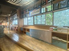 -新华书店(解放中路店)