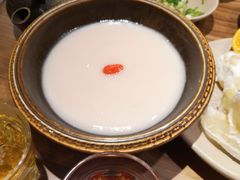 -吴氏老牌坊云南鱼豆花火锅店(通江街店)
