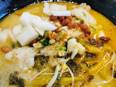 酸汤鱼米线-鸭味先老鸭粉丝馆(瑞金路二号四号小区店)
