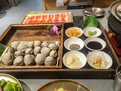 -围炉肉舍•炭烤活鳗•丹东海鲜烤肉(步行街店)