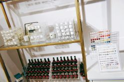 -Yolee雅妮容颜定制美睫·美甲