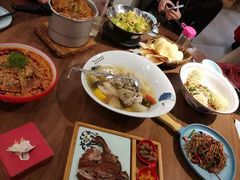 -有红鸡毛店·川菜(建设路店)