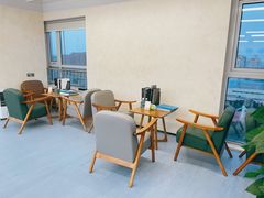 -无奔眼镜·蔡司·依视路授权店(马家堡店)