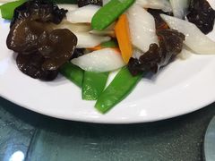 -老码头黑皮肘子锅包肉熏酱水饺(文政街店)