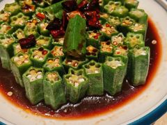 -八府香鸭·啫啫煲(华山路店)