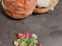 -HIGH FIVE哈福手工汉堡(桂林路店)