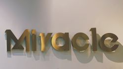 -Miracle集简美发沙龙