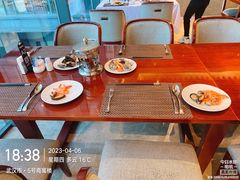 -武汉世茂希尔顿酒店·汇·全日餐厅