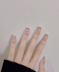 -桃色美甲沙龙