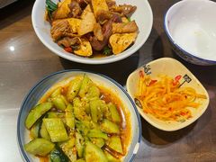 -富正毅三下锅·湘西韵味(天门山索道店)