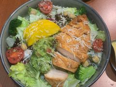 秘制鸡肉芒果牛油果沙拉-魏斯理汉堡(西安沣东吾悦店)