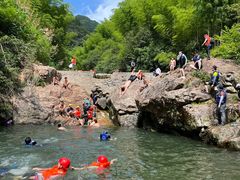 -安吉龙王山峡谷漂流