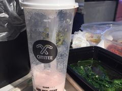 草莓鲜奶-盒马鲜生(杭州运河上街店)