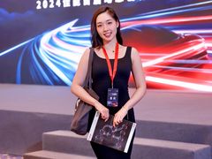 -深圳国际会展中心希尔顿酒店(前海华发冰雪世界店)