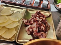 -围炉肉舍•炭烤活鳗•丹东海鲜烤肉(步行街店)