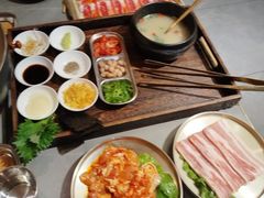 -围炉肉舍•炭烤活鳗•丹东海鲜烤肉(步行街店)