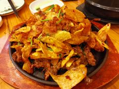 铁板土豆煎牛肉-长寿参鸡汤(朝韩风情街店)