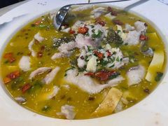 -魏铭鱼头捞饭(晋阳路店)