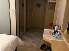 -凯里亚德酒店(深圳北站大浪商业中心店)
