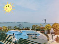 -上海滴水湖皇冠假日酒店