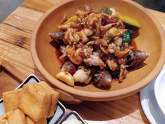 -霄汉牛三鲜湖北砂锅菜(万松园2店)
