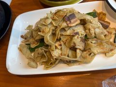 腊肉炒豆丝-莲餐厅·湖北菜·潜江小龙虾店(愚园路店)