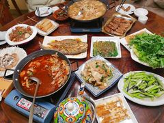 -霄汉牛三鲜湖北砂锅菜(万松园2店)