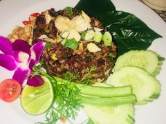 -Chom Cafe and Restaurant