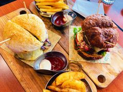 超厚芝士牛肉汉堡-魏斯理汉堡(西安沣东吾悦店)