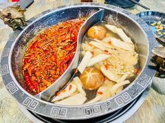 销魂美娃鸳鸯锅-销魂美蛙鱼头火锅(上海首店)