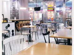 大堂-HELLO 27 意面·沙拉·帕尼尼