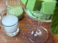 -Mark&Mars Restaurant