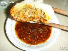 喵，就是要这样吃才美味哒^O^-胡家包子·清真(大众巷店)