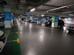 -正大乐城徐汇店-地下停车库