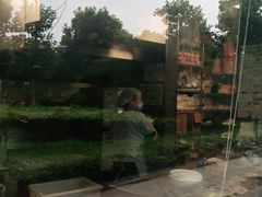 -必胜客(宝杨路宅急送店)