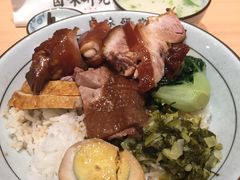 狮头鹅拼猪手饭-狮头牌卤味研究所·卤味饭(花城汇南区店)