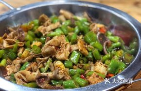 Fresh Chili Chicken and Duck Offal Stir-fry